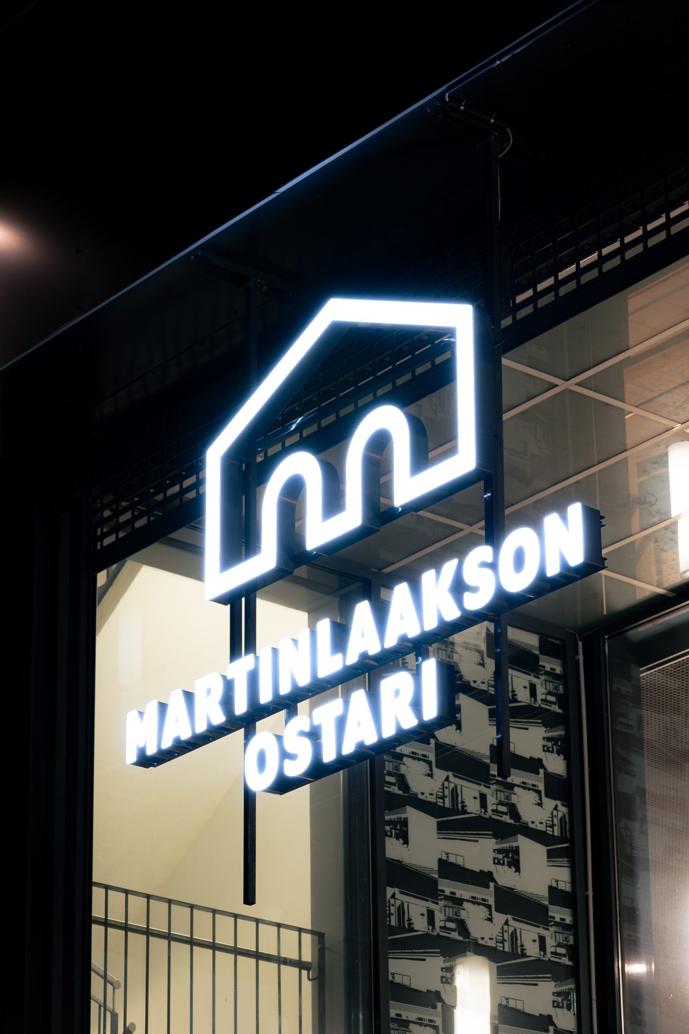 irtokirjainvalomainos-ostoskeskus-martinlaakso