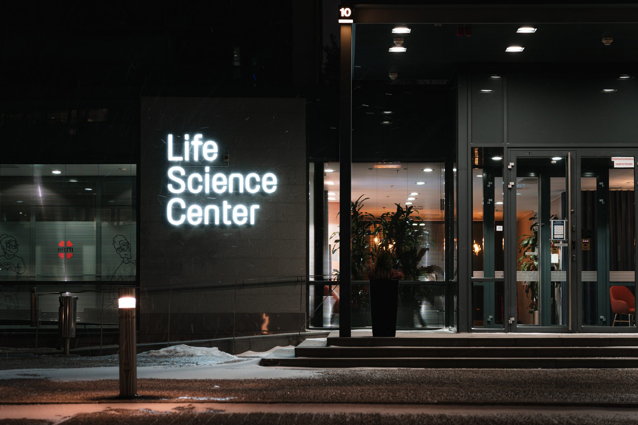 life-science-center-toimistotalo-irtokirjainvalomainos-espoo