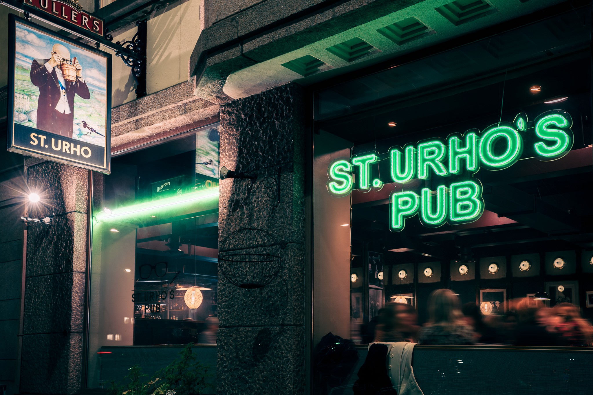 neonvalokyltti-olutravintola-helsinki