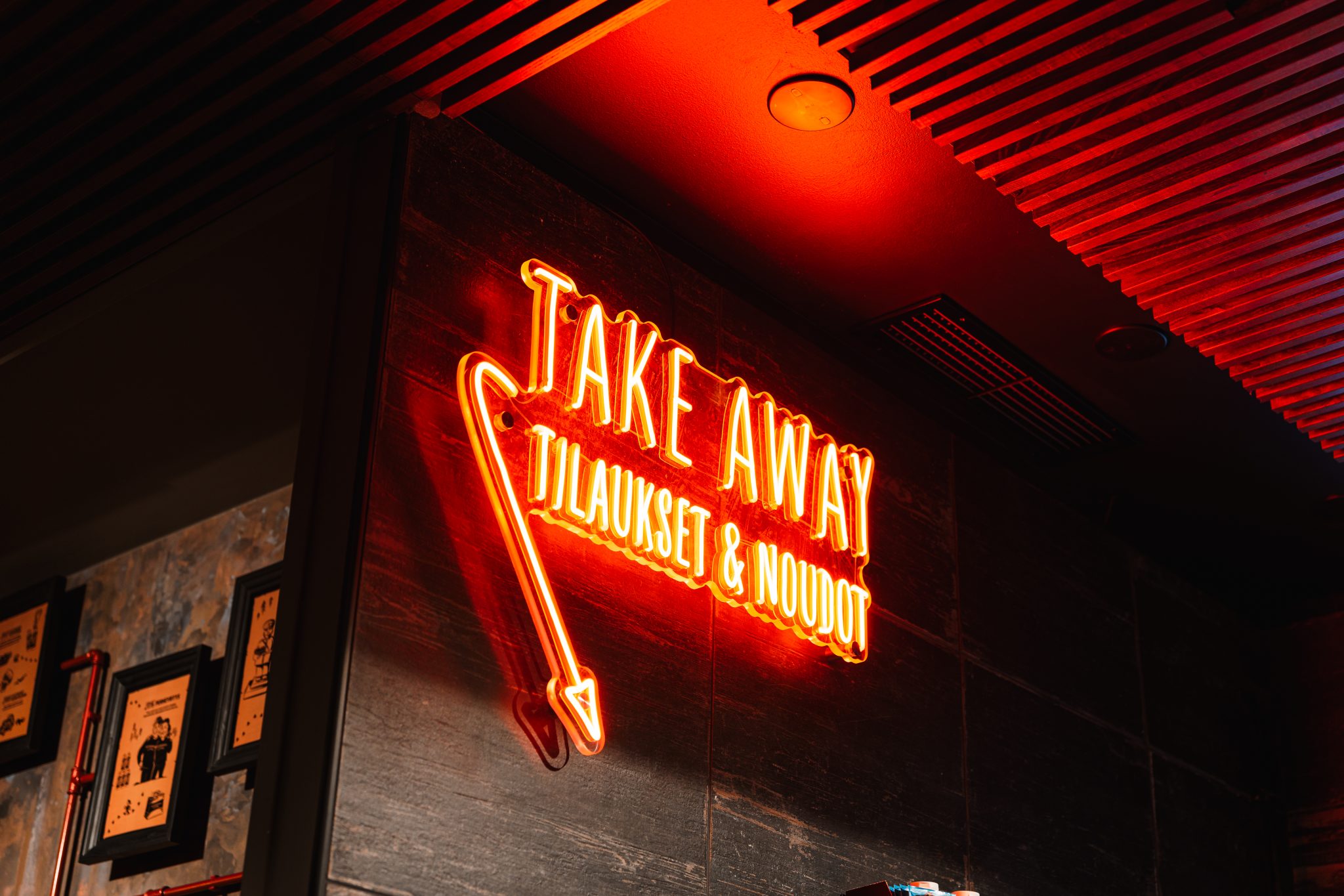 neonvalomainos-ravintola-take-away