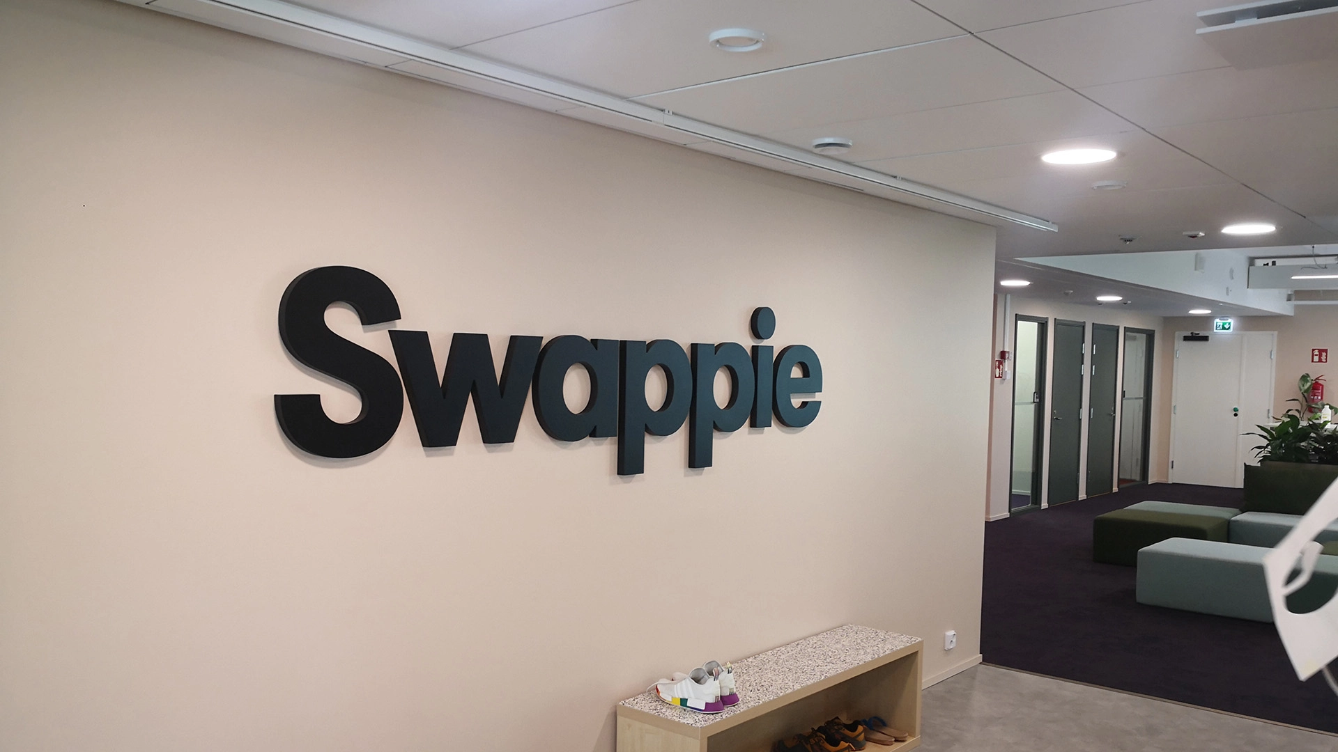 swappie-toimitila-logokyltti2